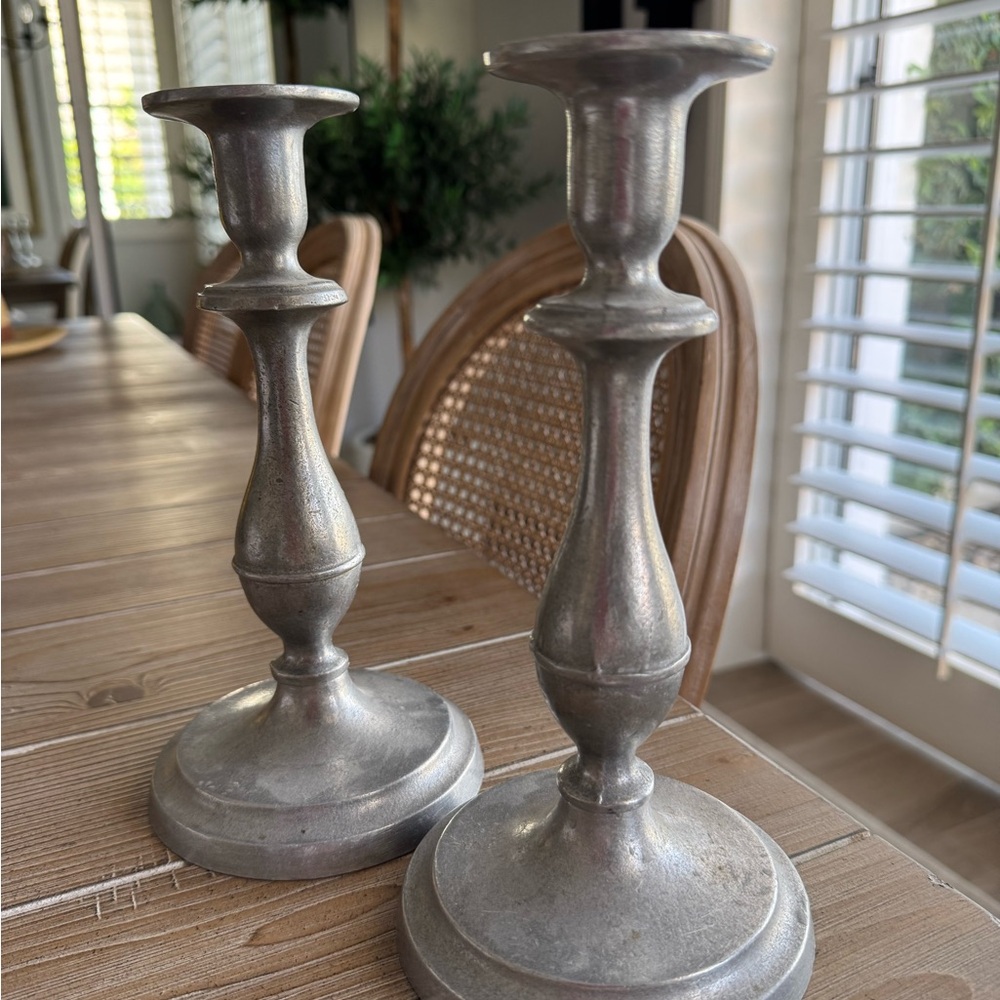 Wilton RWP Columbia Pewter Candlestick Holder Pair ~ Vintage 9"  (2)